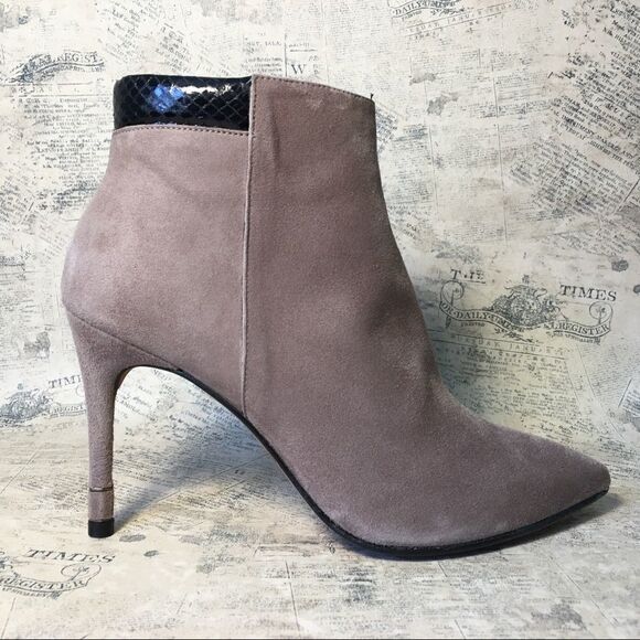 Etienne Aigner suede booties - Picture 1 of 13